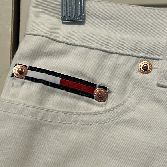 Tommy Hilfiger white denim shorts size 5 worn once - Picture 2 of 13